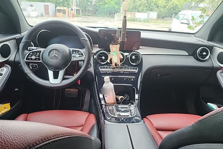 Used Mercedes-Benz GLC Coupe 2021 GLC 260 4MATIC Coupe SUV Center Console