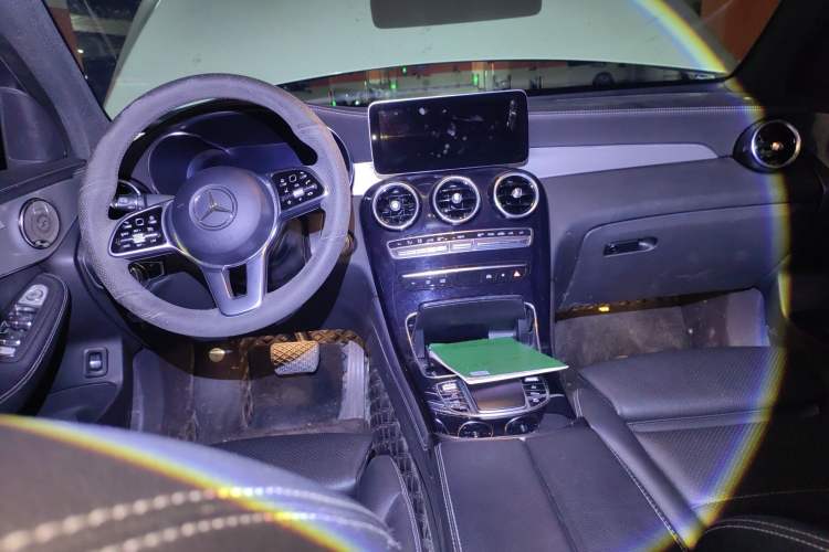 Used Mercedes-Benz GLC Coupe 2021 GLC 260 4MATIC Coupe SUV Center Console