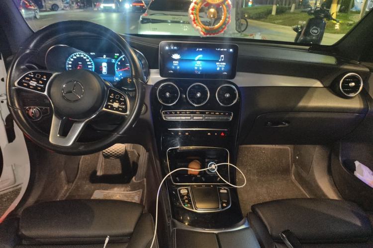 Used Mercedes-Benz GLC Coupe 2021 GLC 260 4MATIC Coupe SUV Center Console
