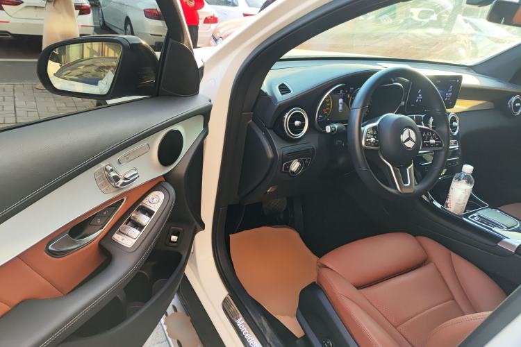 Used Mercedes-Benz GLC Coupe 2021 GLC 260 4MATIC Coupe SUV Driver Seat