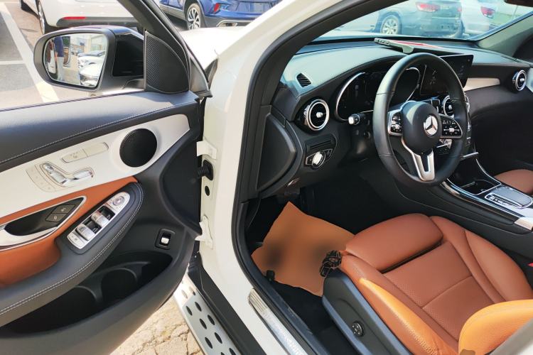 Used Mercedes-Benz GLC Coupe 2021 GLC 260 4MATIC Coupe SUV Driver Seat