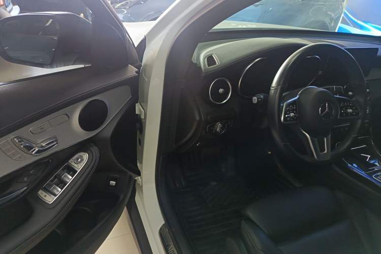 Used Mercedes-Benz GLC Coupe 2021 GLC 260 4MATIC Coupe SUV Driver Seat