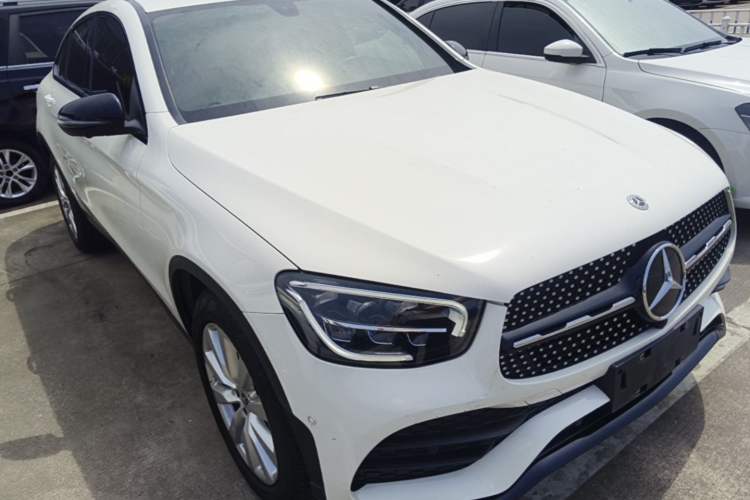 Used Mercedes-Benz GLC Coupe 2021 GLC 260 4MATIC Coupe SUV Front Right 45 Deg