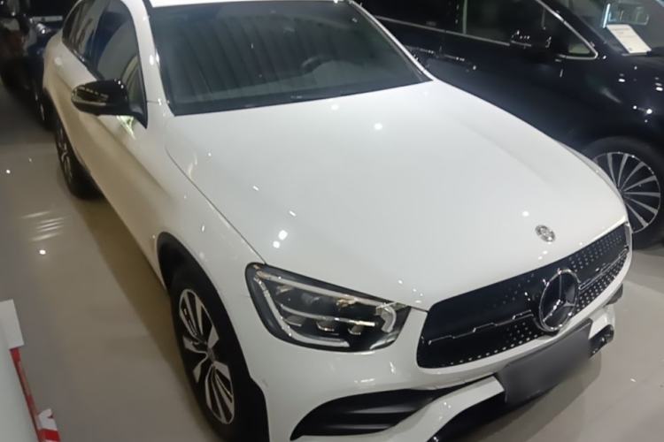 Used Mercedes-Benz GLC Coupe 2021 GLC 260 4MATIC Coupe SUV Front Right 45 Deg