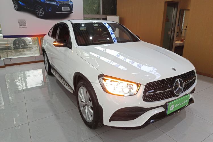 Used Mercedes-Benz GLC Coupe 2021 GLC 260 4MATIC Coupe SUV Front Right 45 Deg