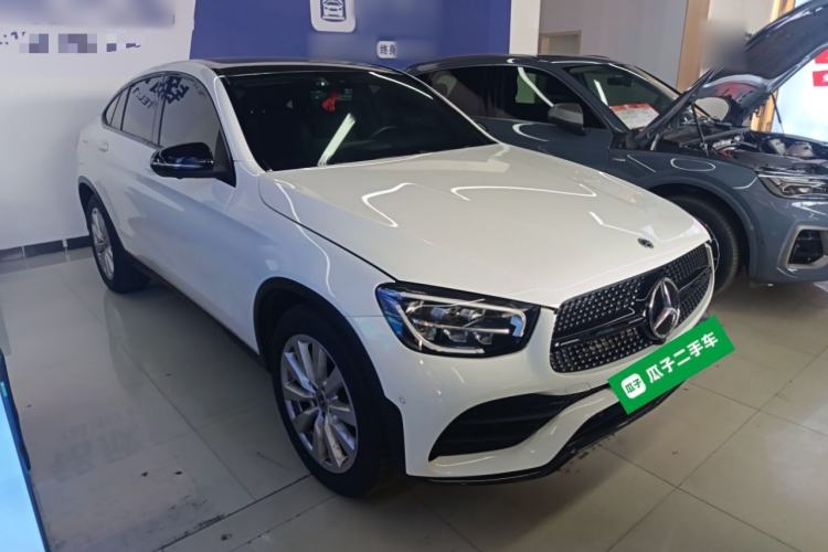 Used Mercedes-Benz GLC Coupe 2021 GLC 260 4MATIC Coupe SUV Front Right 45 Deg