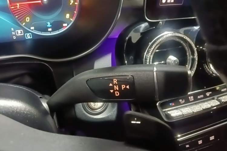 Used Mercedes-Benz GLC Coupe 2021 GLC 260 4MATIC Coupe SUV Gear Lever