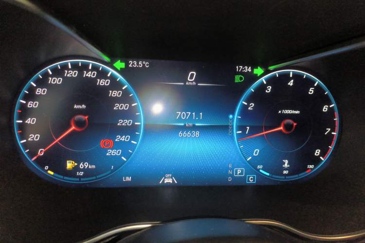 Used Mercedes-Benz GLC Coupe 2021 GLC 300 4MATIC Coupe SUV Instrument Cluster