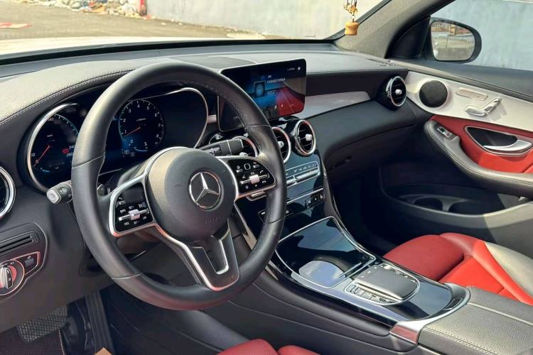 Used Mercedes-Benz GLC Coupe 2021 GLC 260 4MATIC Coupe SUV Interior 2
