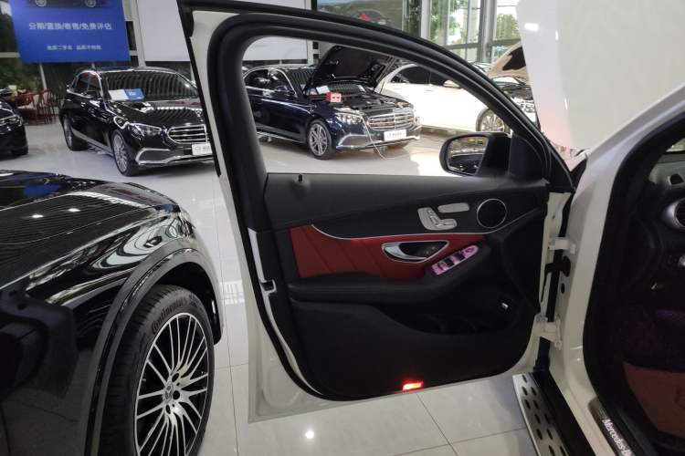Used Mercedes-Benz GLC Coupe 2021 GLC 300 4MATIC Coupe SUV Left Front Door Interior