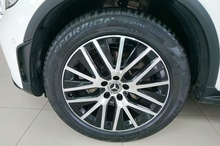 Used Mercedes-Benz GLC Coupe 2021 GLC 300 4MATIC Coupe SUV Left Front Wheel Hub