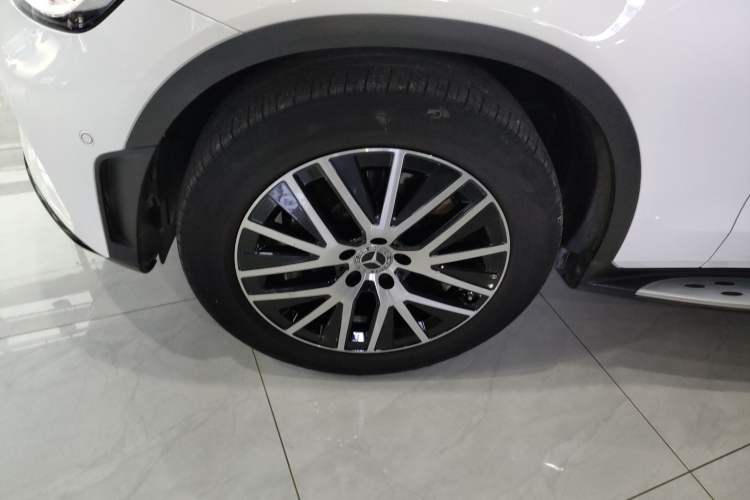 Used Mercedes-Benz GLC Coupe 2021 GLC 300 4MATIC Coupe SUV Left Front Wheel Hub