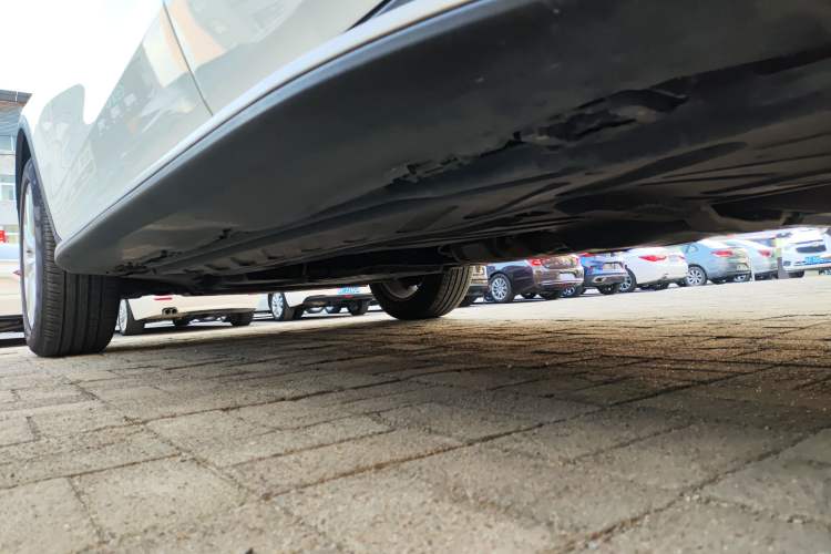 Used Mercedes-Benz GLC Coupe 2021 GLC 260 4MATIC Coupe SUV Left Side Sill