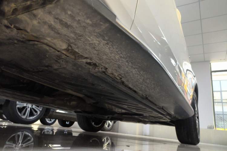 Used Mercedes-Benz GLC Coupe 2021 GLC 300 4MATIC Coupe SUV Left Side Sill