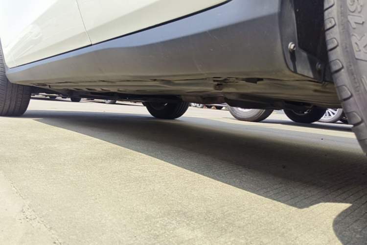 Used Mercedes-Benz GLC Coupe 2021 GLC 260 4MATIC Coupe SUV Left Side Sill