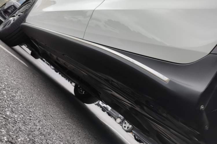 Used Mercedes-Benz GLC Coupe 2021 GLC 300 4MATIC Coupe SUV Left Side Sill