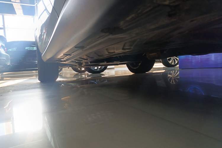 Used Mercedes-Benz GLC Coupe 2021 GLC 260 4MATIC Coupe SUV Left Side Sill