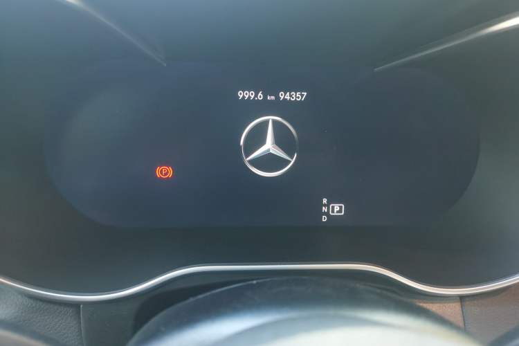 Used Mercedes-Benz GLC Coupe 2021 GLC 260 4MATIC Coupe SUV Odometer Close Up