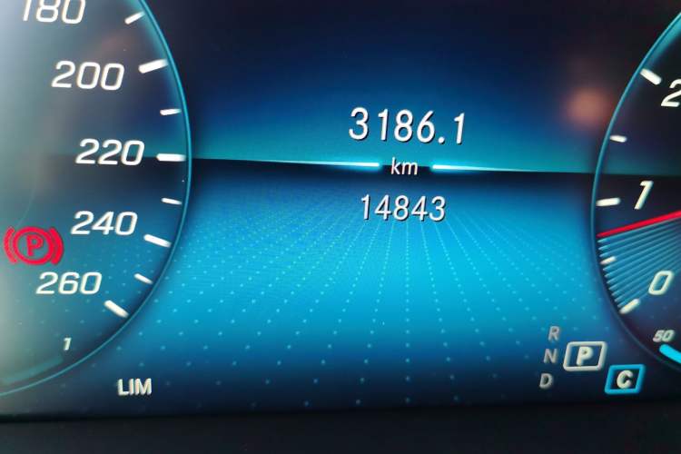 Used Mercedes-Benz GLC Coupe 2021 GLC 260 4MATIC Coupe SUV Odometer Close Up