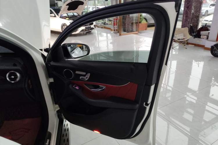 Used Mercedes-Benz GLC Coupe 2021 GLC 300 4MATIC Coupe SUV Right Front Door Interior
