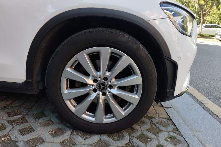 Used Mercedes-Benz GLC Coupe 2021 GLC 260 4MATIC Coupe SUV Right Front Wheel Hub
