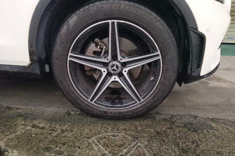 Used Mercedes-Benz GLC Coupe 2021 GLC 260 4MATIC Coupe SUV Right Front Wheel Hub