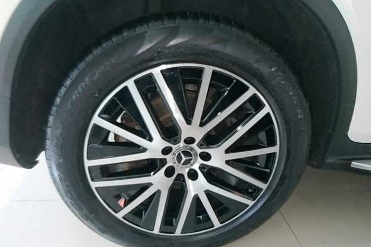 Used Mercedes-Benz GLC Coupe 2021 GLC 300 4MATIC Coupe SUV Right Rear Wheel Hub