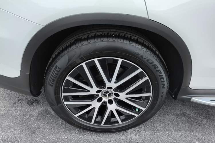 Used Mercedes-Benz GLC Coupe 2021 GLC 300 4MATIC Coupe SUV Right Rear Wheel Hub