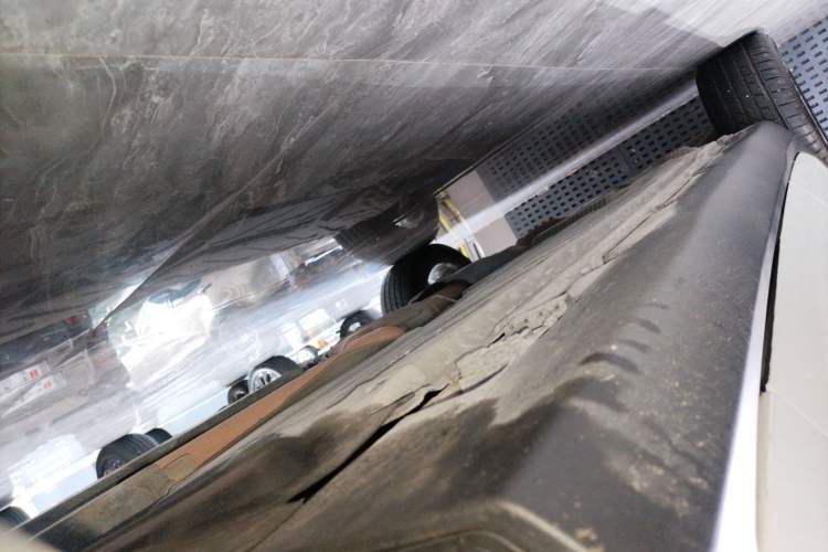 Used Mercedes-Benz GLC Coupe 2021 GLC 260 4MATIC Coupe SUV Right Side Sill