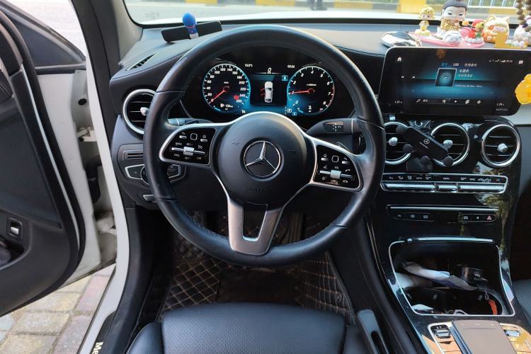 Used Mercedes-Benz GLC Coupe 2021 GLC 260 4MATIC Coupe SUV Steering Wheel