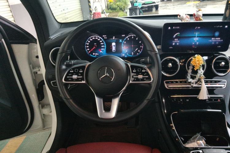 Used Mercedes-Benz GLC Coupe 2021 GLC 260 4MATIC Coupe SUV Steering Wheel