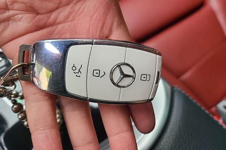 Used Mercedes-Benz GLC Coupe 2021 GLC 260 4MATIC Coupe SUV Vehicle Key