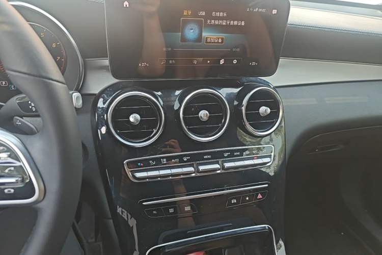 Used Mercedes-Benz GLC Coupe 2022 Refreshed GLC 260 4MATIC Coupe SUV Audio And AC Panel