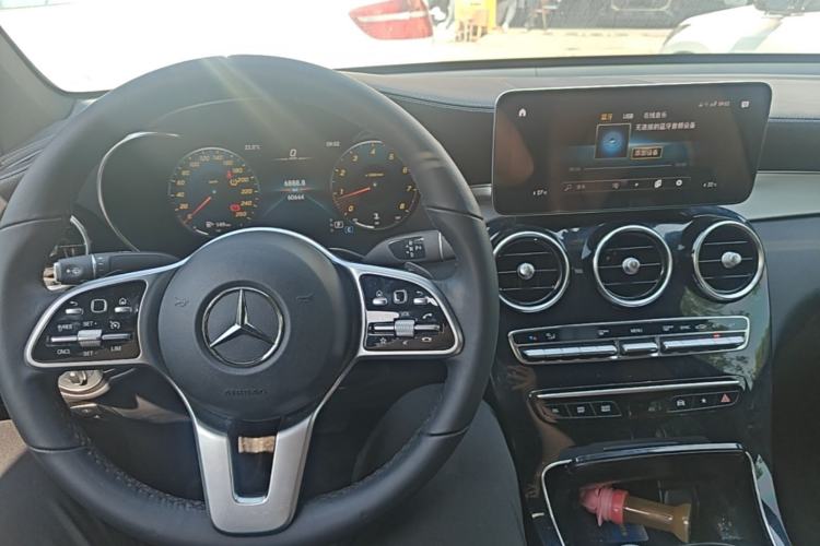 Used Mercedes-Benz GLC Coupe 2022 Refreshed GLC 260 4MATIC Coupe SUV Center Console