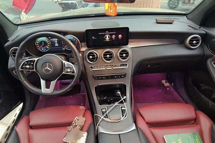Used Mercedes-Benz GLC Coupe 2022 Refreshed GLC 300 4MATIC Coupe SUV Center Console