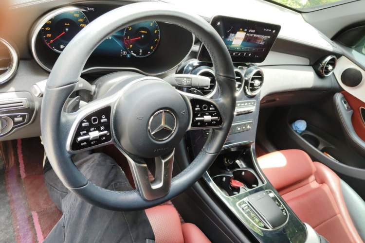 Used Mercedes-Benz GLC Coupe 2022 Refreshed GLC 260 4MATIC Coupe SUV Center Console