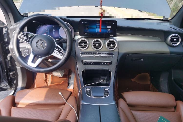 Used Mercedes-Benz GLC Coupe 2022 Refreshed GLC 300 4MATIC Coupe SUV Center Console