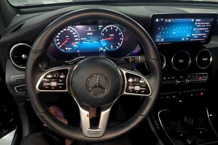Used Mercedes-Benz GLC Coupe 2022 Refreshed GLC 260 4MATIC Coupe SUV Center Console
