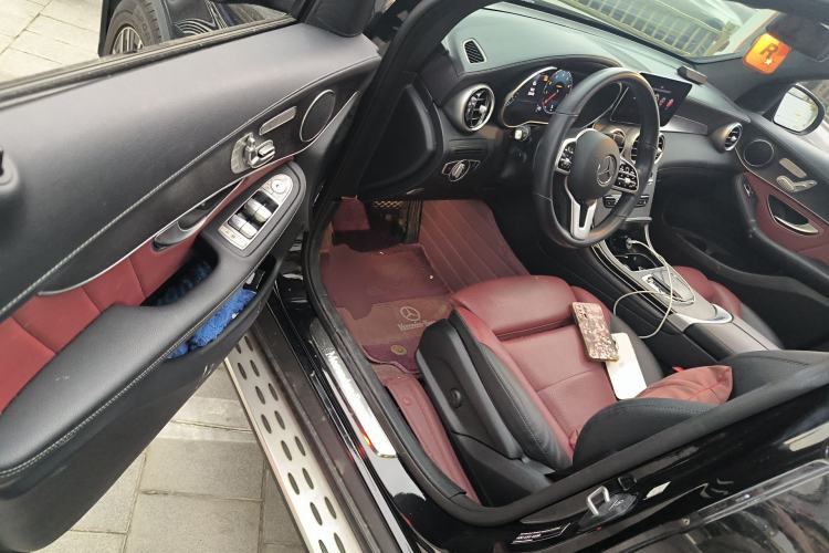 Used Mercedes-Benz GLC Coupe 2022 Refreshed GLC 300 4MATIC Coupe SUV Driver Seat