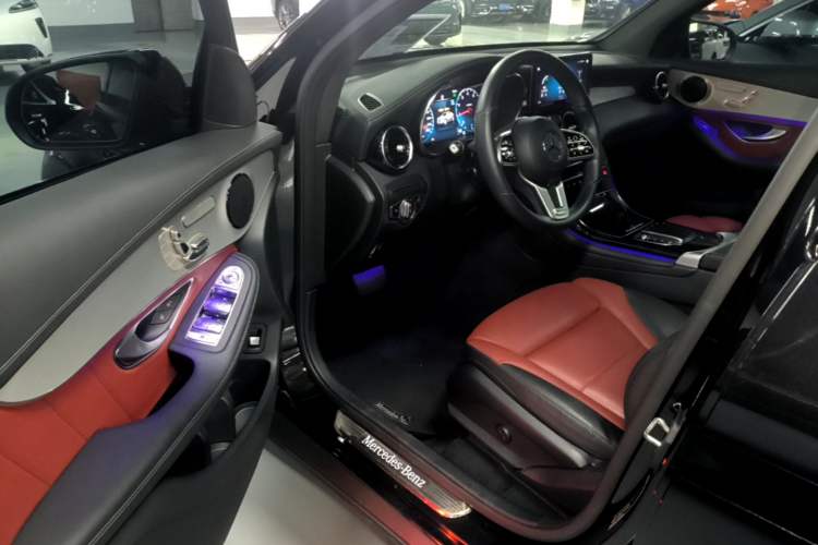 Used Mercedes-Benz GLC Coupe 2022 Refreshed GLC 260 4MATIC Coupe SUV Driver Seat