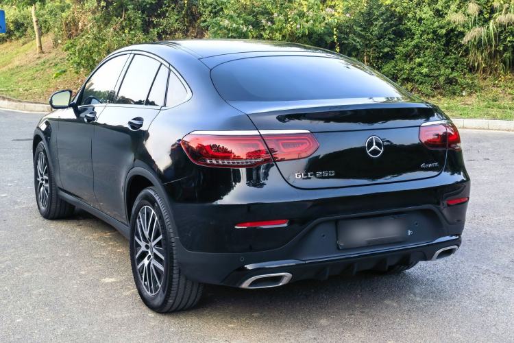 Used Mercedes-Benz GLC Coupe 2022 Refreshed GLC 260 4MATIC Coupe SUV Exterior 2