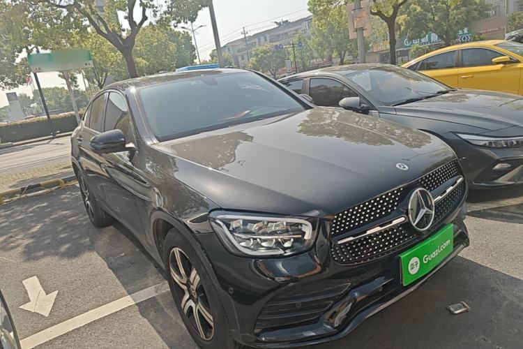 Used Mercedes-Benz GLC Coupe 2022 Refreshed GLC 260 4MATIC Coupe SUV Front Right 45 Deg