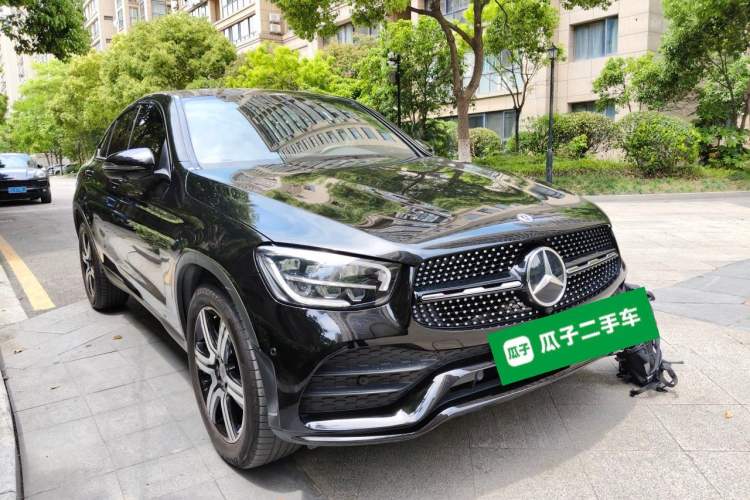 Used Mercedes-Benz GLC Coupe 2022 Refreshed GLC 260 4MATIC Coupe SUV Front Right 45 Deg