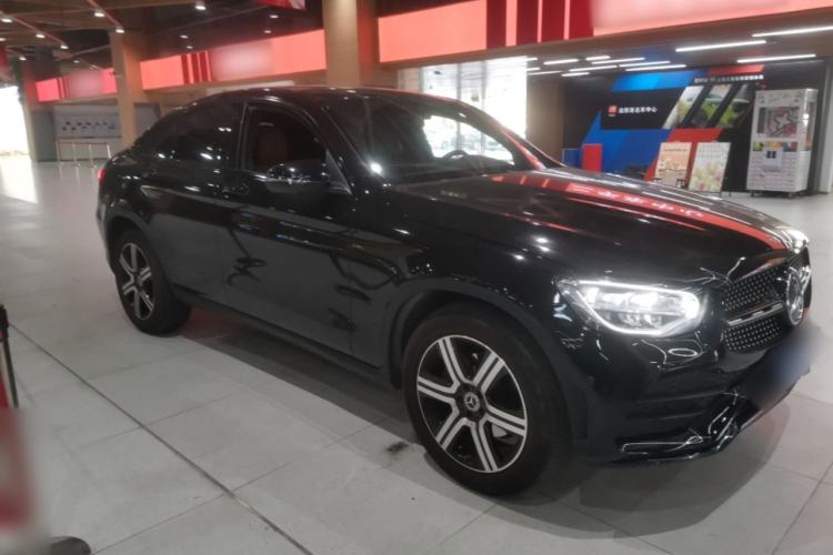 Used Mercedes-Benz GLC Coupe 2022 Refreshed GLC 260 4MATIC Coupe SUV Front Right 45 Deg
