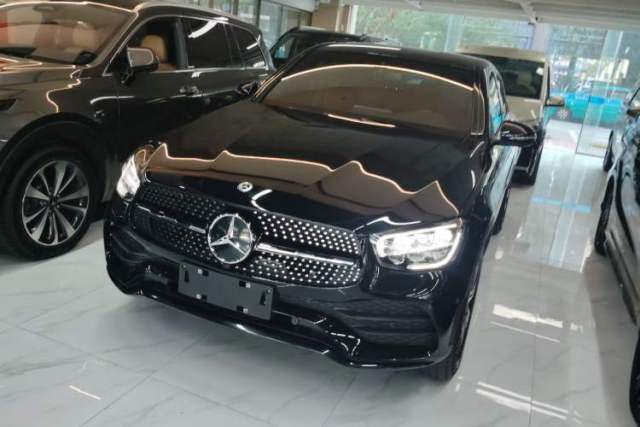 Ojetý Mercedes-Benz GLC Coupe 2022 Refreshed GLC 260 4MATIC Coupe SUV