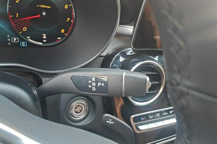 Used Mercedes-Benz GLC Coupe 2022 Refreshed GLC 260 4MATIC Coupe SUV Gear Lever
