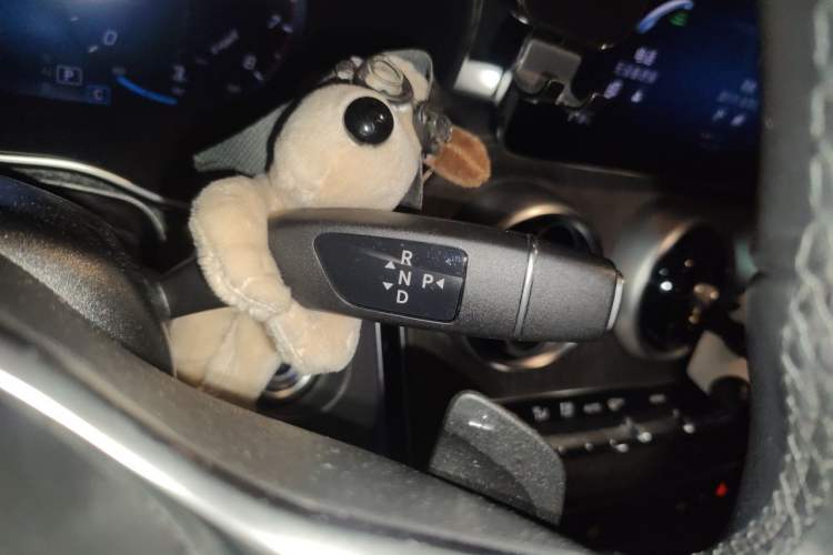 Used Mercedes-Benz GLC Coupe 2022 Refreshed GLC 300 4MATIC Coupe SUV Gear Lever