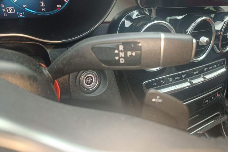 Used Mercedes-Benz GLC Coupe 2022 Refreshed GLC 260 4MATIC Coupe SUV Gear Lever