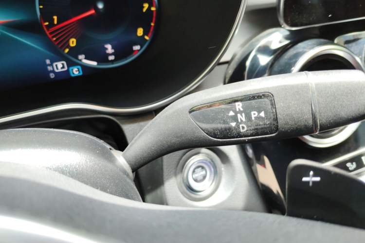Used Mercedes-Benz GLC Coupe 2022 Refreshed GLC 260 4MATIC Coupe SUV Gear Lever