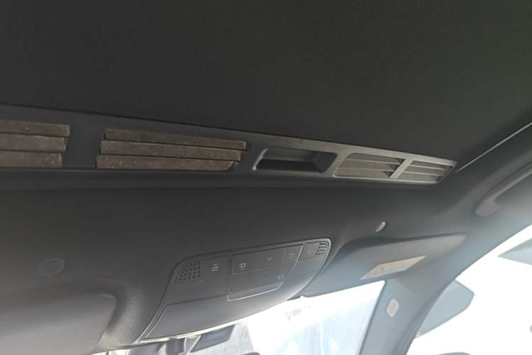 Used Mercedes-Benz GLC Coupe 2022 Refreshed GLC 260 4MATIC Coupe SUV Headliner